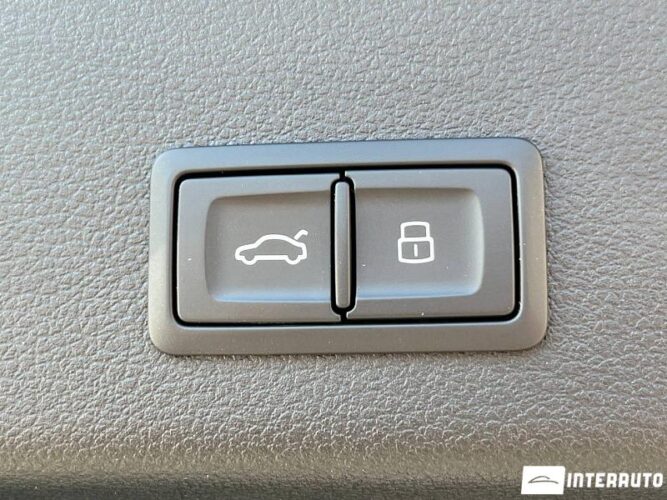 Audi E-tron 41 interauto-car