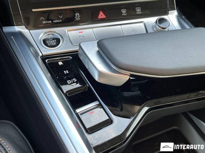Audi E-tron 36 interauto-car