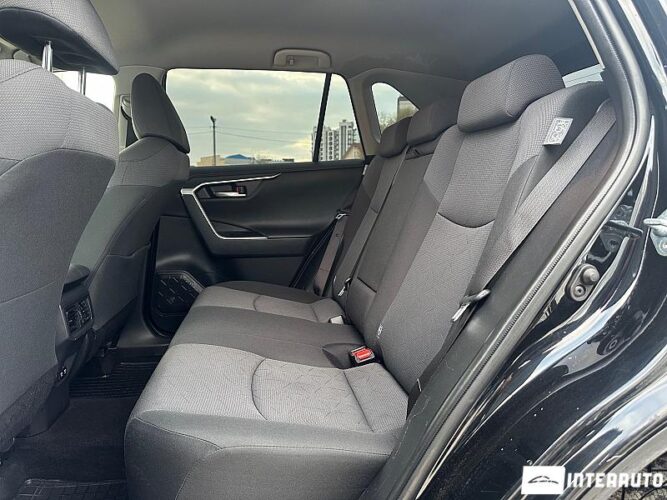 Toyota Rav-4 45 interauto-car