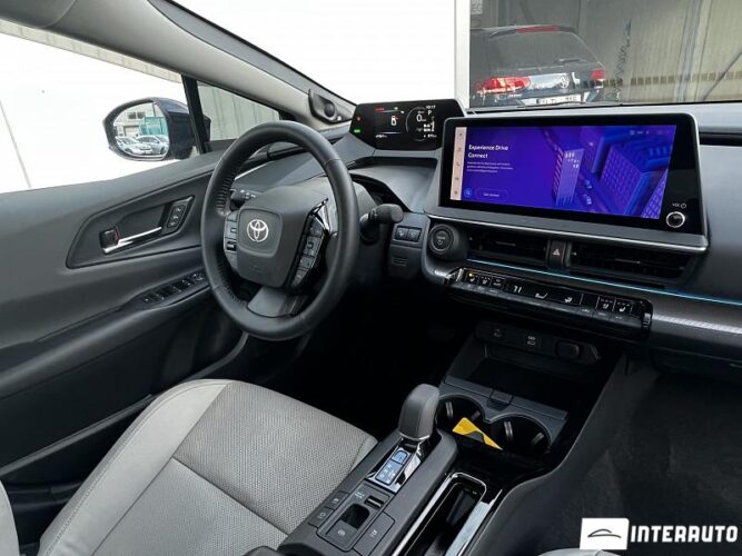Toyota Prius 45 interauto-car