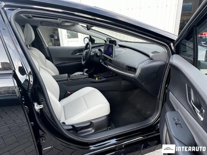 Toyota Prius 51 interauto-car