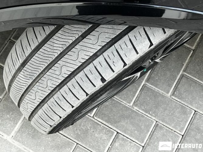 Toyota Prius 63 interauto-car