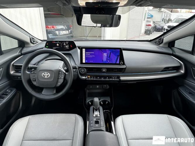 Toyota Prius 44 interauto-car