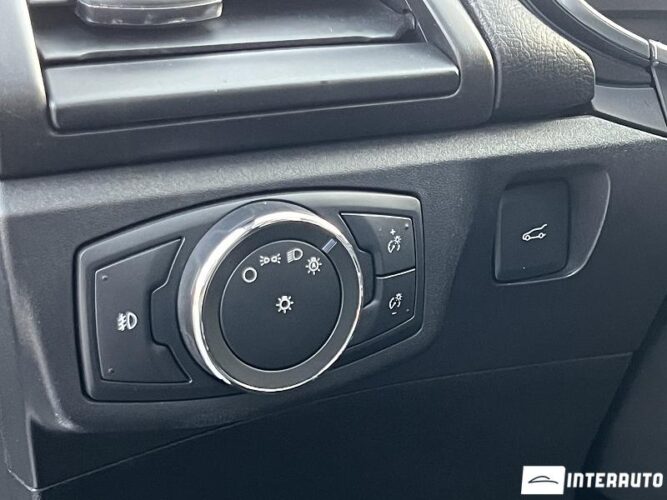 Ford Fusion 53 interauto-car