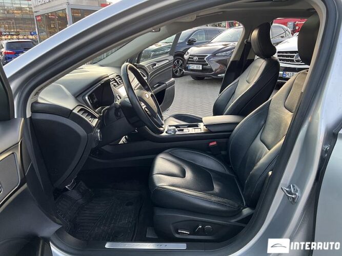Ford Fusion 38 interauto-car