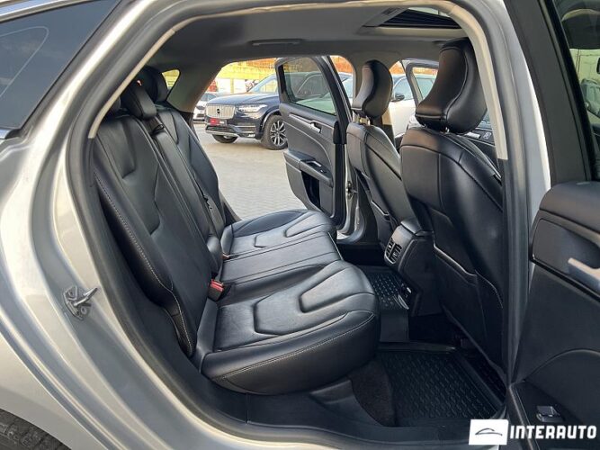 Ford Fusion 46 interauto-car