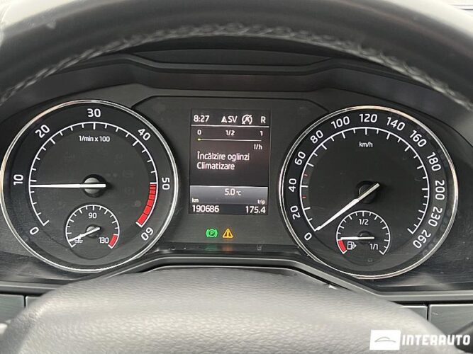 Skoda Superb 42 interauto-car