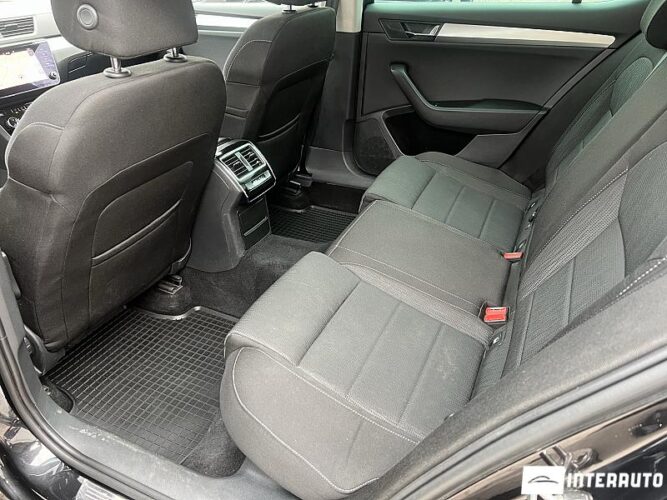 Skoda Superb 48 interauto-car