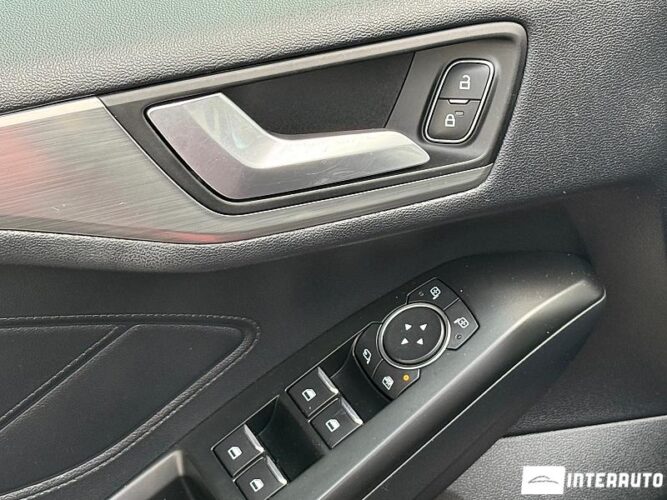 Ford Focus 49 interauto-car