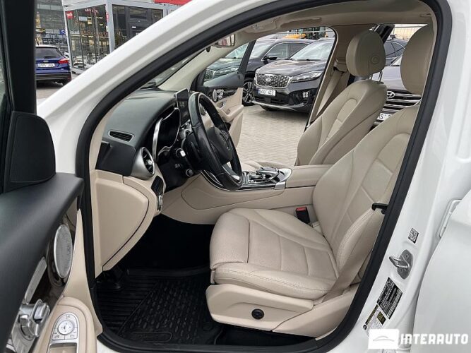 Mercedes GLC 300 41 interauto-car