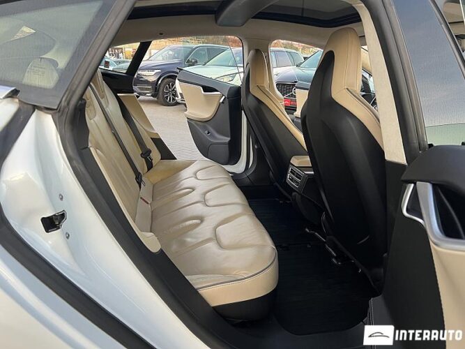 Tesla Model S 42 interauto-car