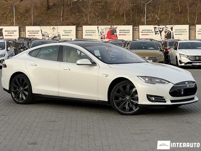 Tesla Model S 30 interauto-car