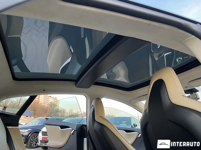 Tesla Model S 41 interauto-car