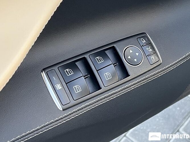 Tesla Model S 45 interauto-car