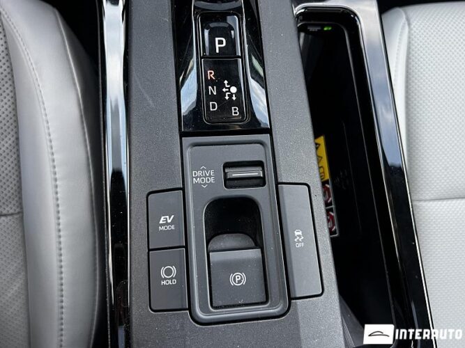 Toyota Prius 49 interauto-car