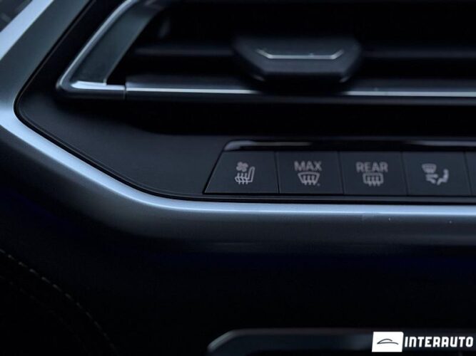 BMW X6 4.0i 72 interauto-car