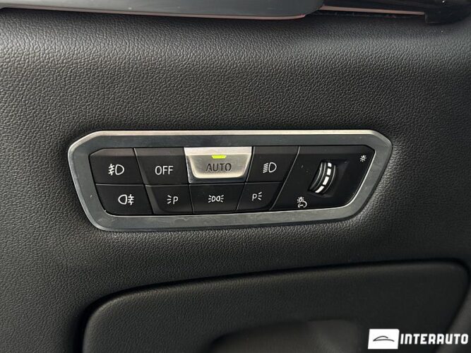 BMW X5 4.0i 61 interauto-car