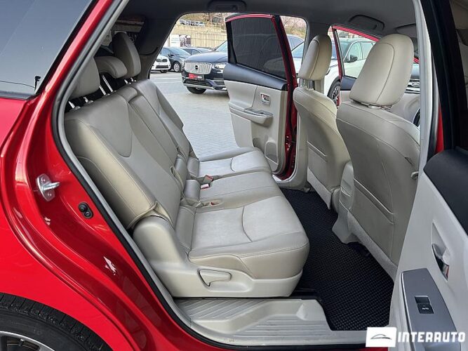 Toyota Prius Plus / V 46 interauto-car