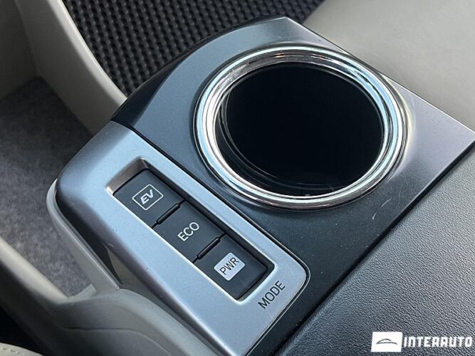 Toyota Prius Plus / V 44 interauto-car