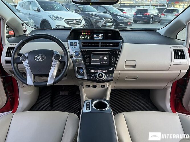 Toyota Prius Plus / V 38 interauto-car