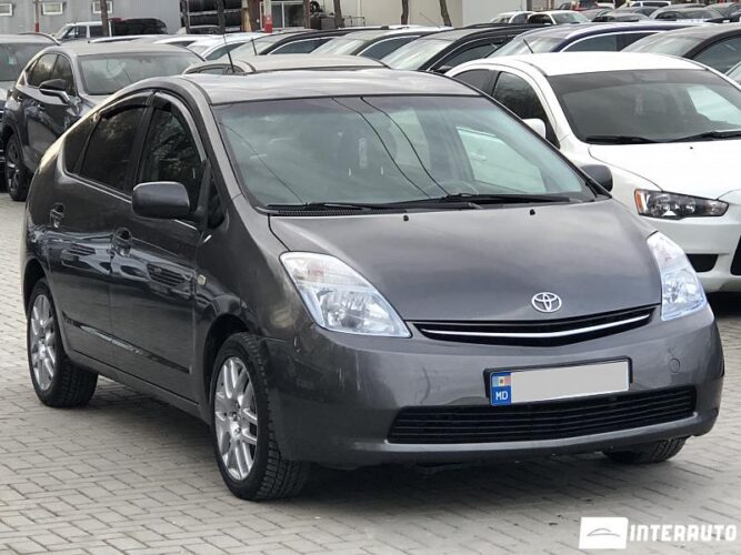 Toyota Prius 27 interauto-car