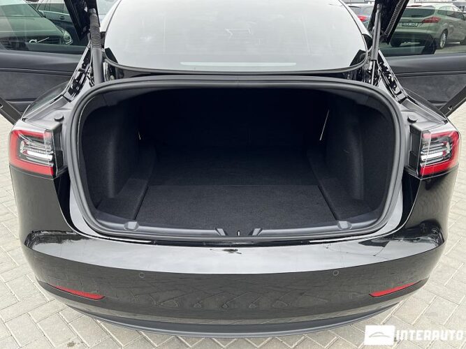Tesla Model 3 50 interauto-car