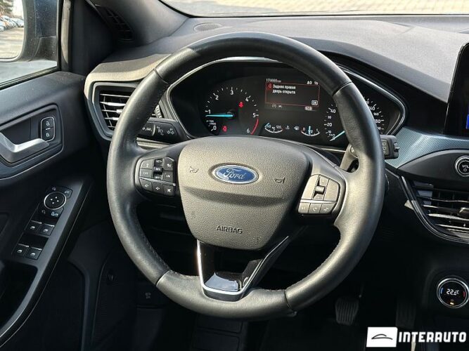 Ford Focus 41 interauto-car