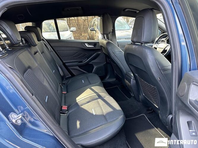 Ford Focus 47 interauto-car