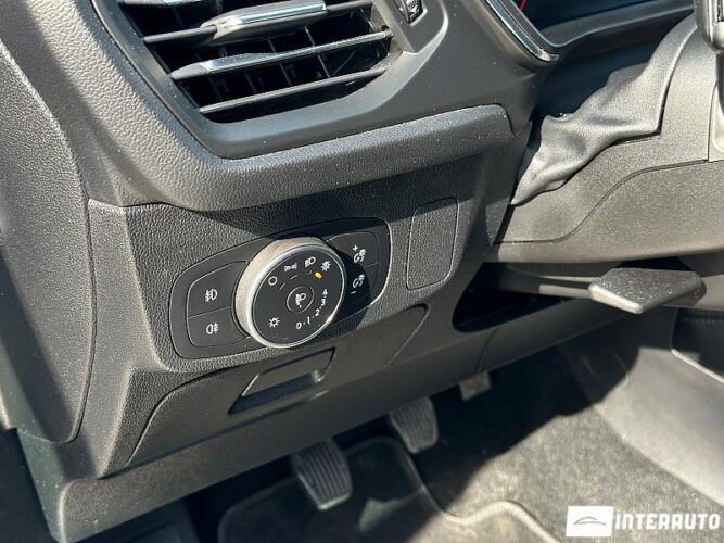 Ford Focus 37 interauto-car