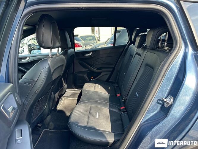 Ford Focus 48 interauto-car