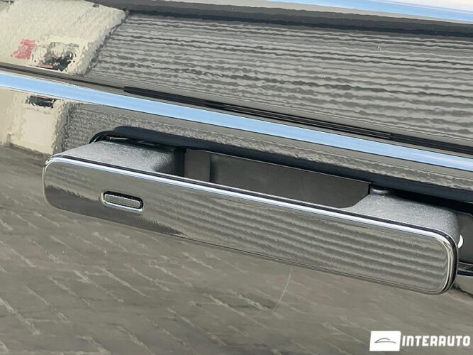 Land Rover Range Rover Velar 40 interauto-car