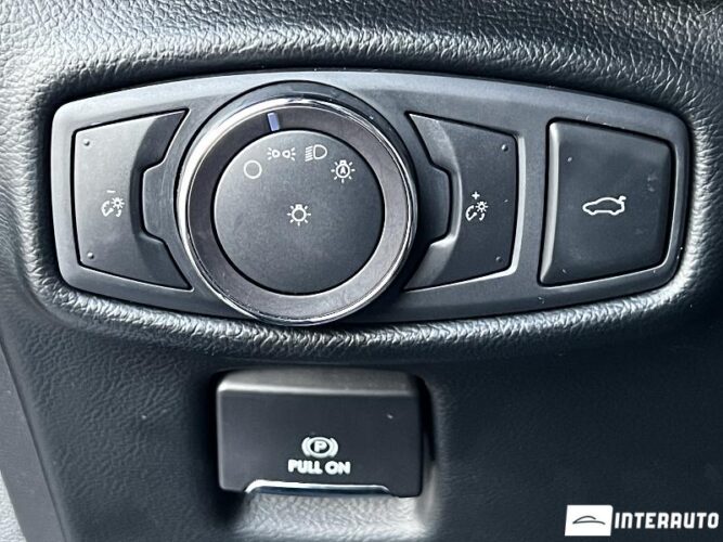 Lincoln MKZ 46 interauto-car