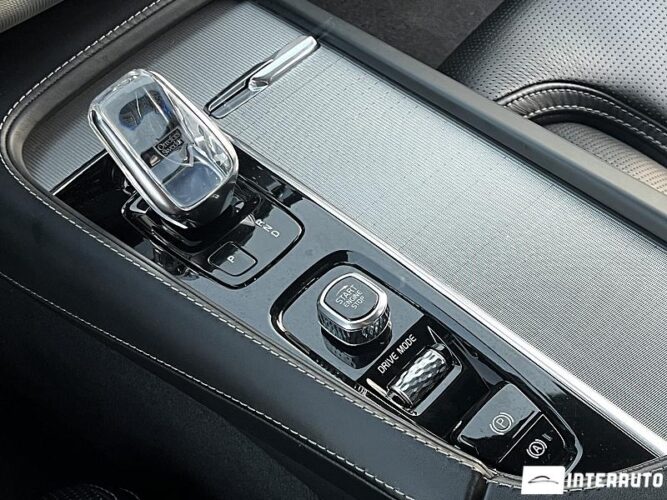 Volvo XC 90 56 interauto-car