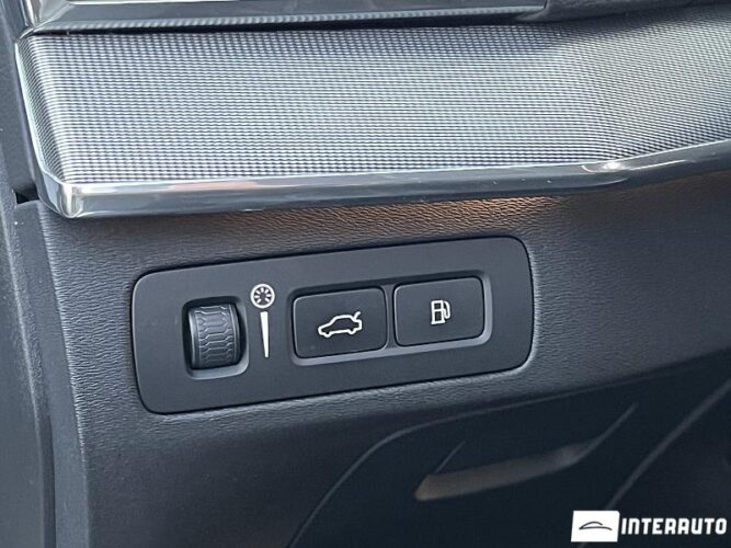 Volvo XC 90 67 interauto-car