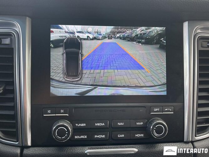 Porsche Macan 36 interauto-car