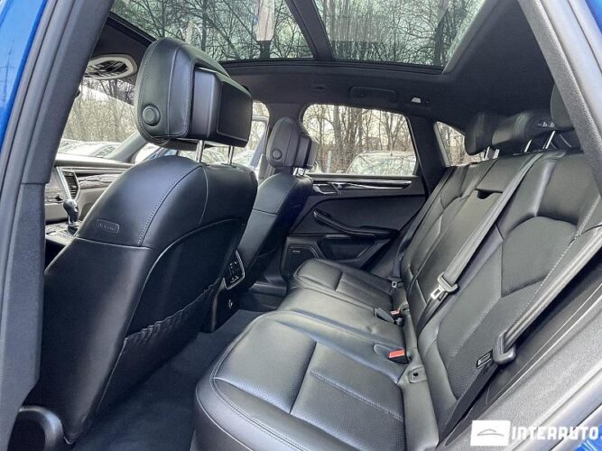 Porsche Macan 40 interauto-car