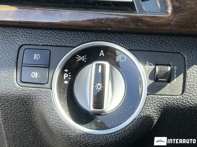 Mercedes E 200 42 interauto-car