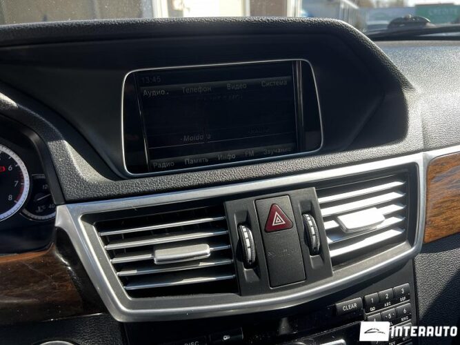 Mercedes E 200 38 interauto-car