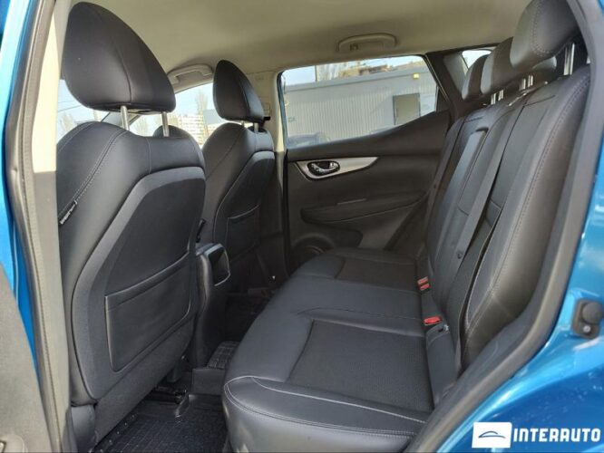 Nissan Qashqai 37 interauto-car