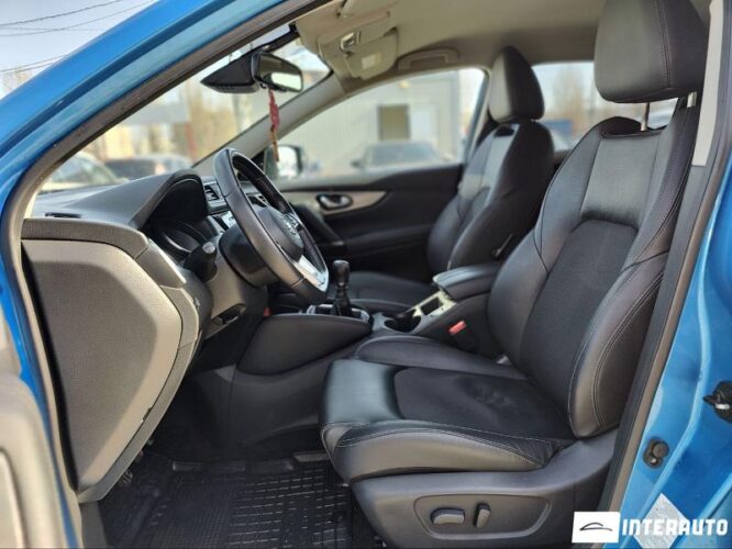 Nissan Qashqai 33 interauto-car