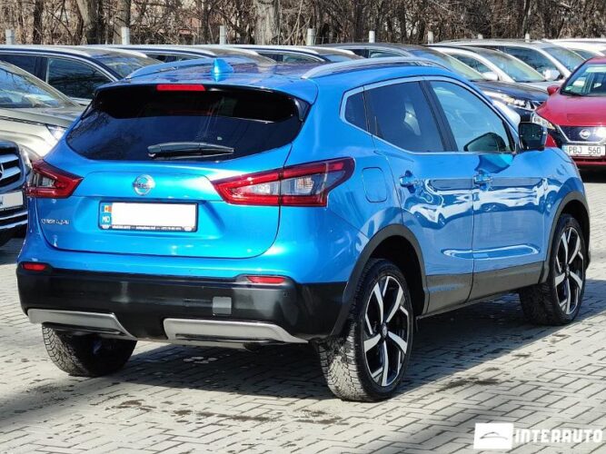 Nissan Qashqai 32 interauto-car