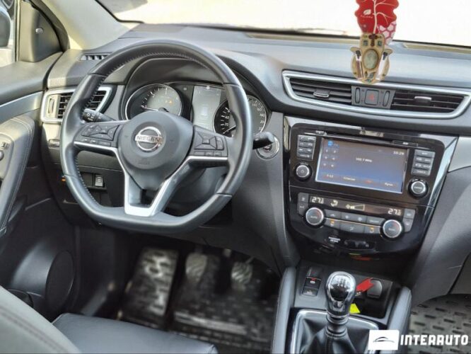 Nissan Qashqai 38 interauto-car
