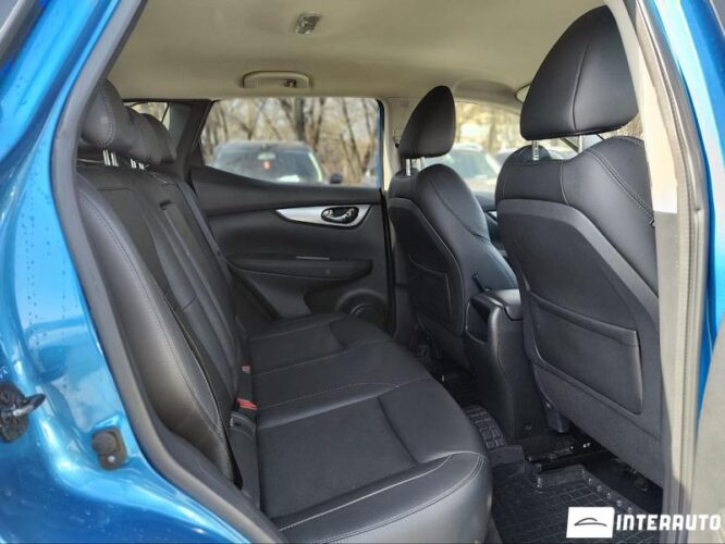 Nissan Qashqai 36 interauto-car