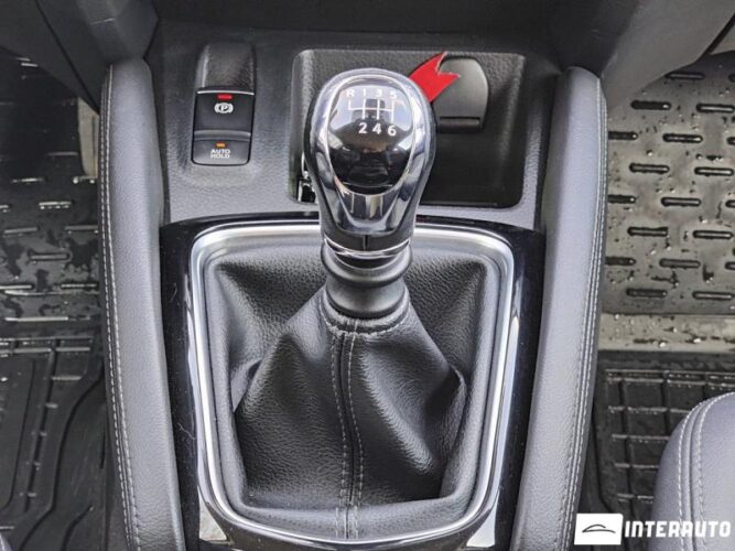 Nissan Qashqai 41 interauto-car