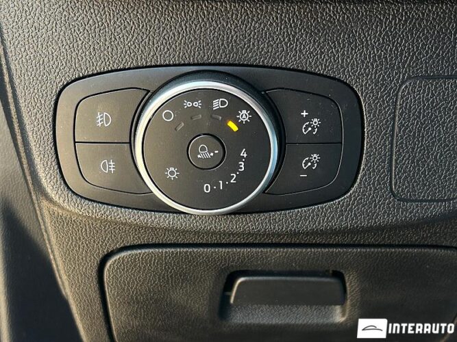 Ford Focus 37 interauto-car