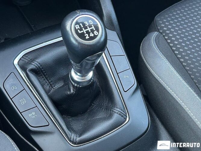 Ford Focus 43 interauto-car