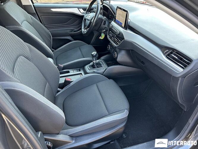 Ford Focus 44 interauto-car