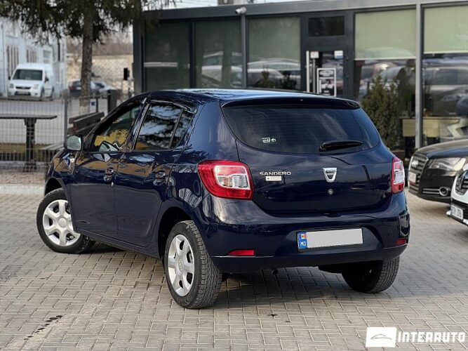 Dacia Sandero 28 interauto-car
