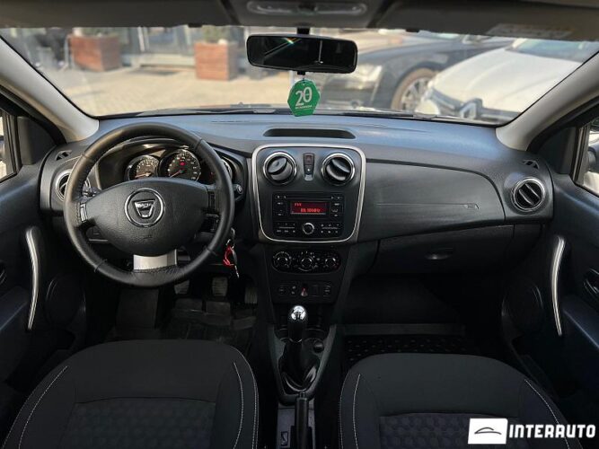 Dacia Sandero 30 interauto-car