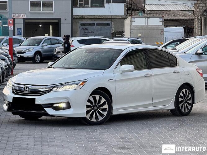 Honda Accord 2016 doar la InterAuto
